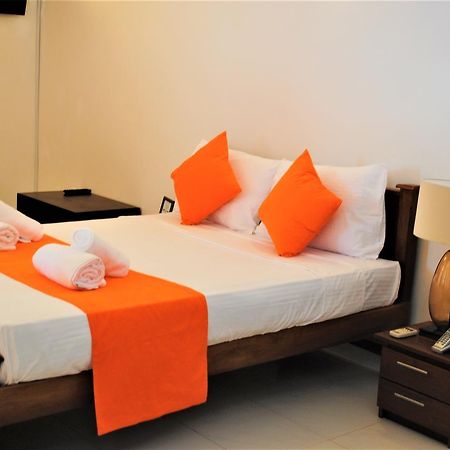 Prego Suites Ettukala Esterno foto