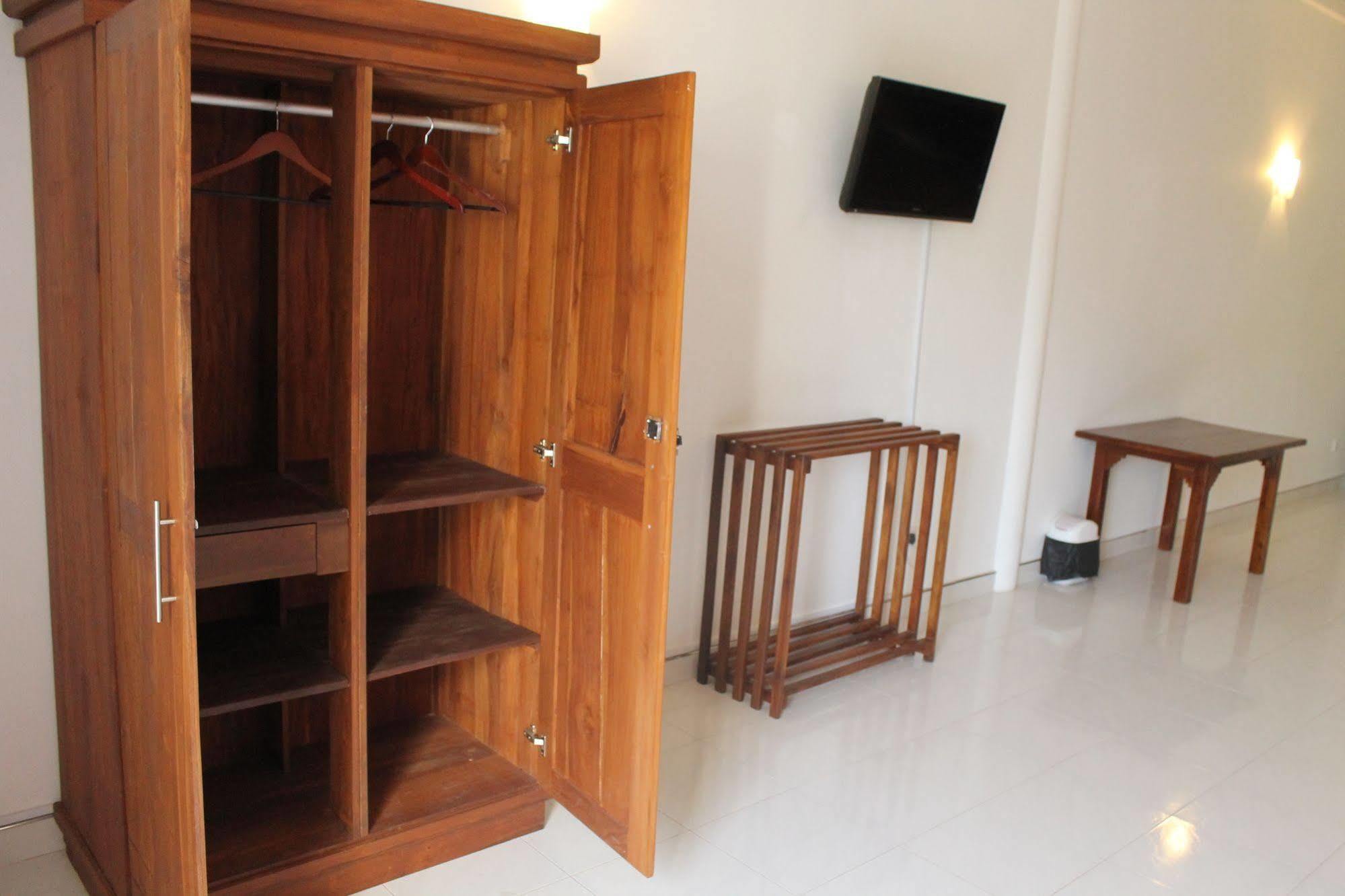 Prego Suites Ettukala Esterno foto