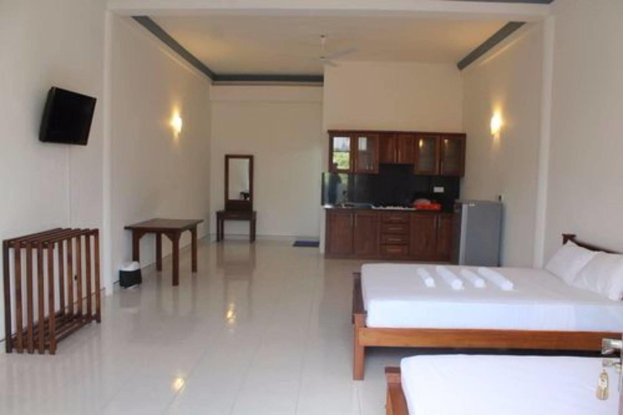 Prego Suites Ettukala Esterno foto