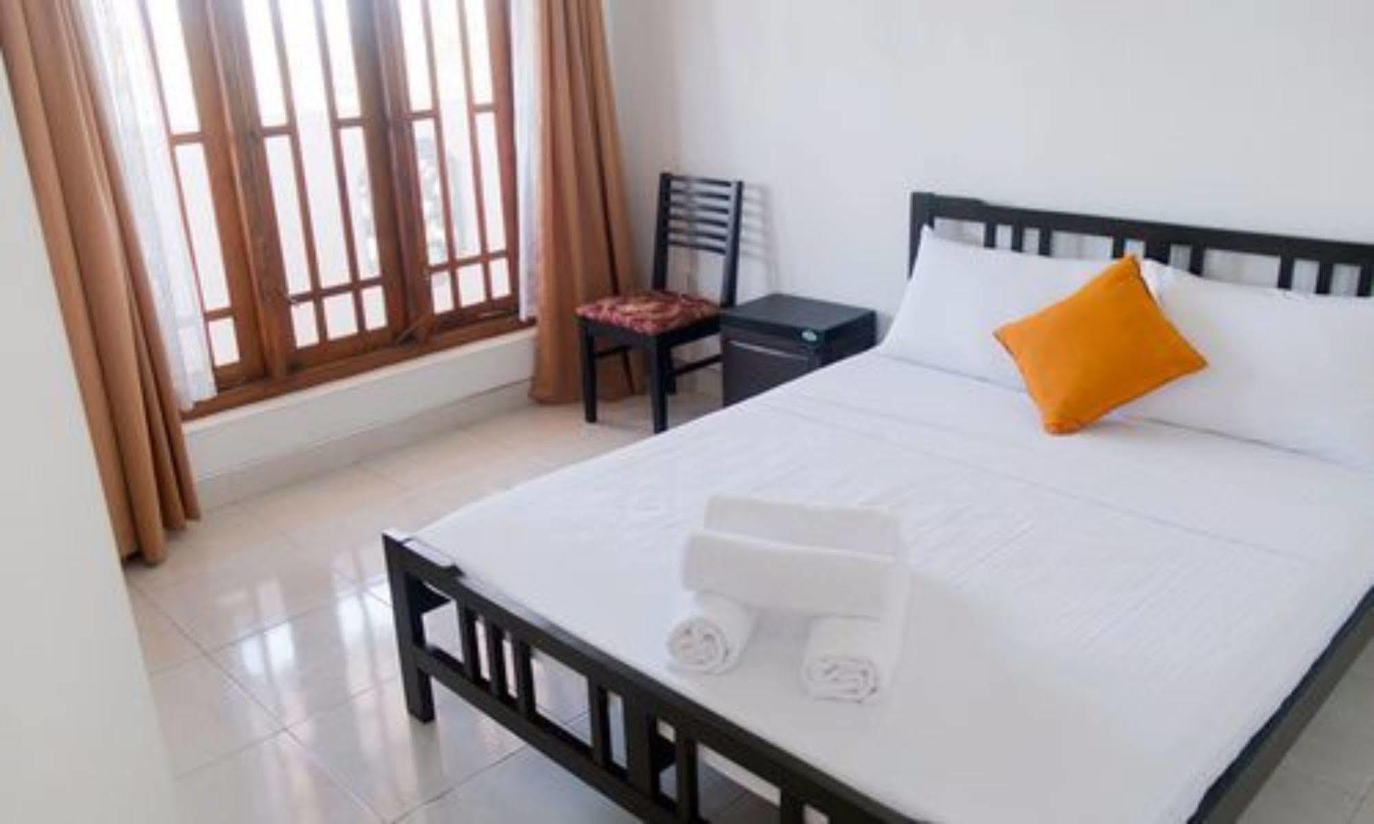 Prego Suites Ettukala Esterno foto