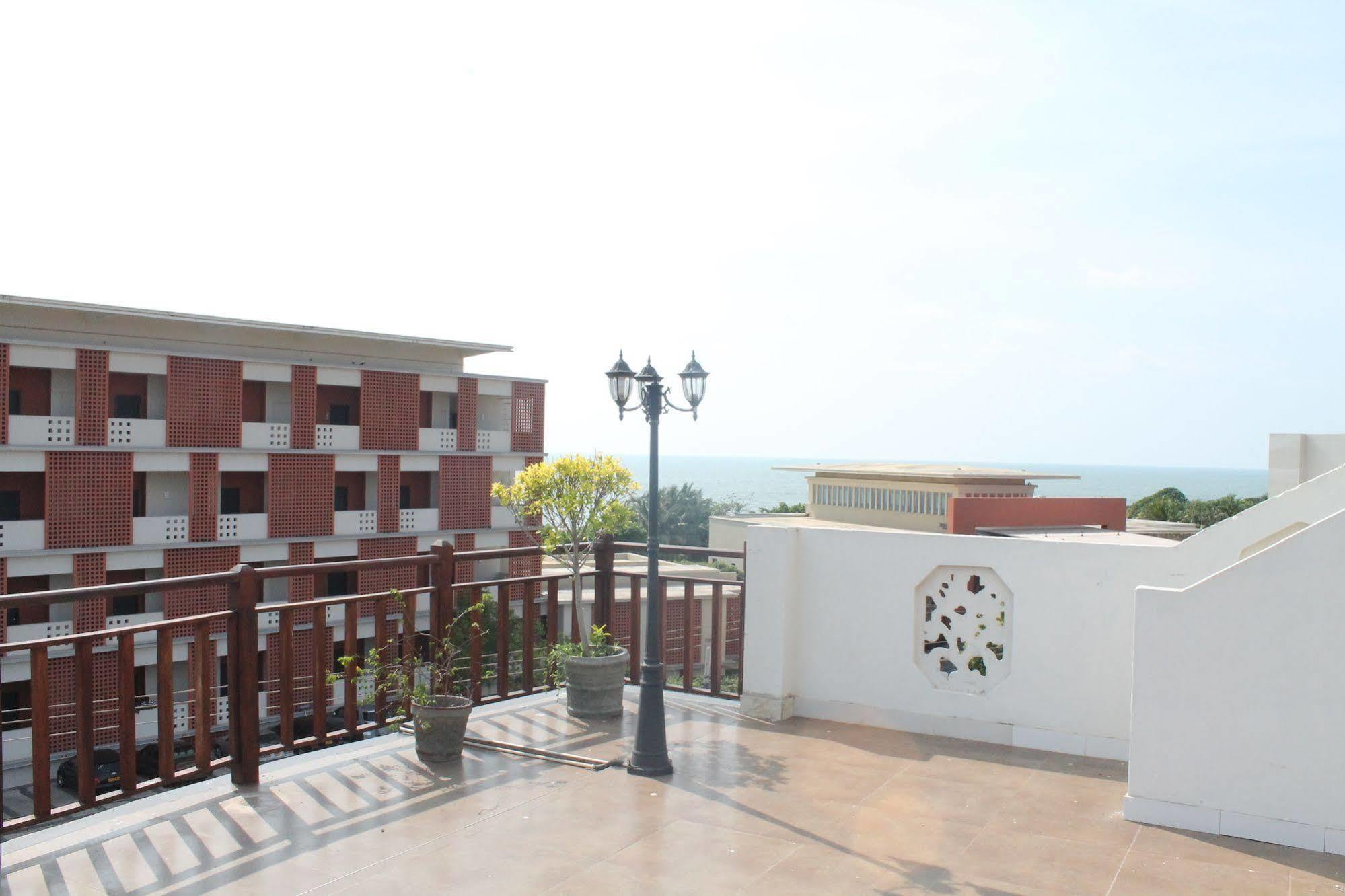 Prego Suites Ettukala Esterno foto