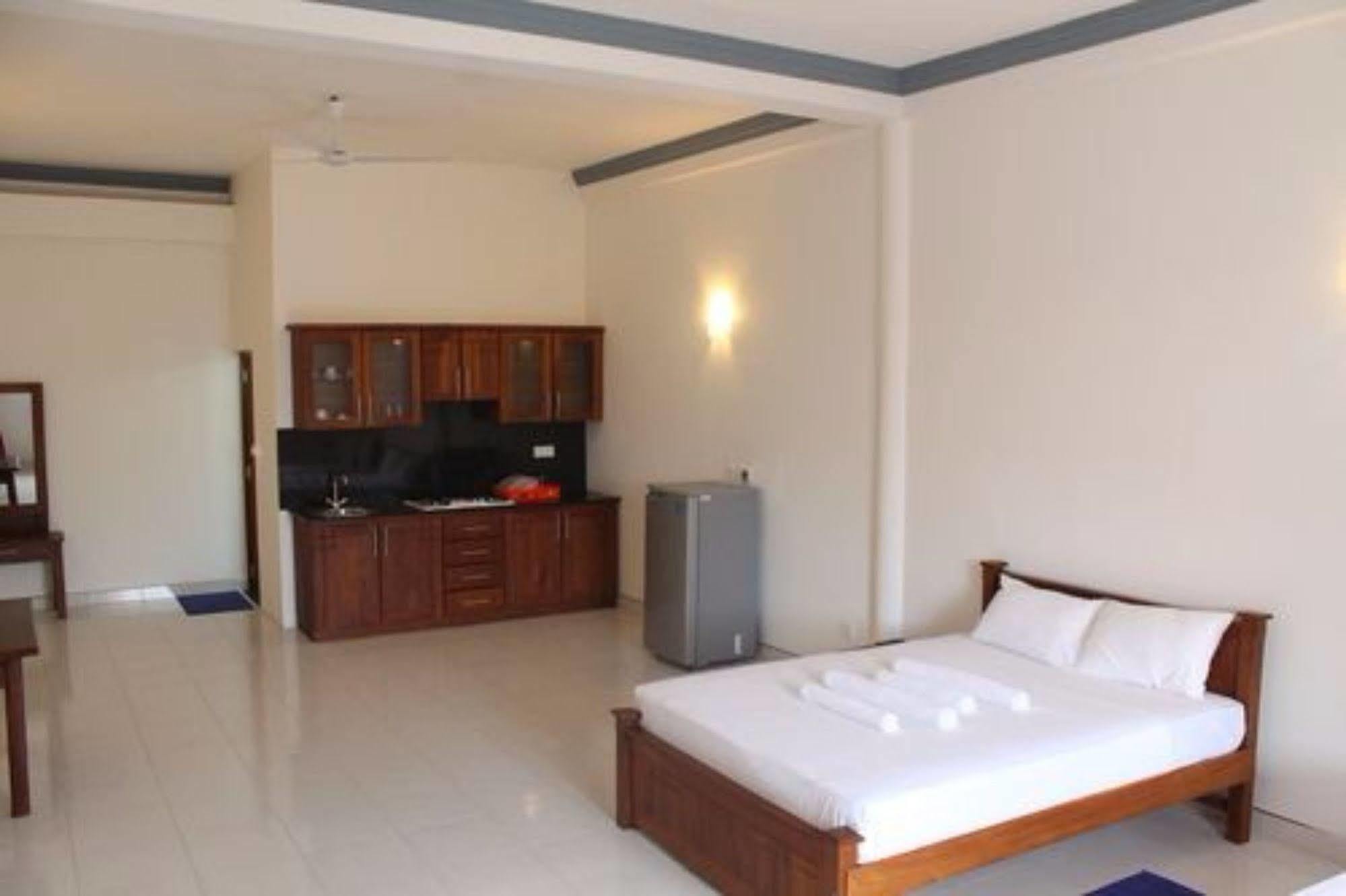 Prego Suites Ettukala Esterno foto