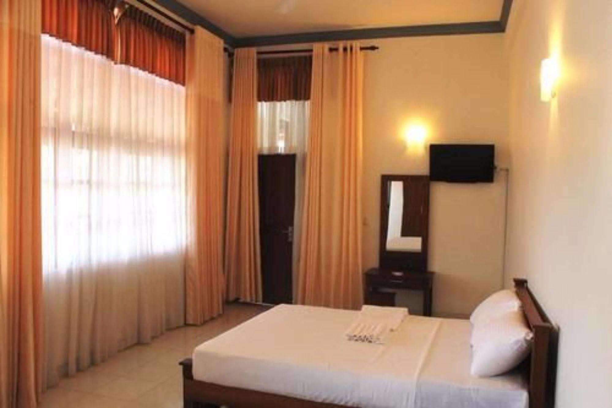 Prego Suites Ettukala Esterno foto