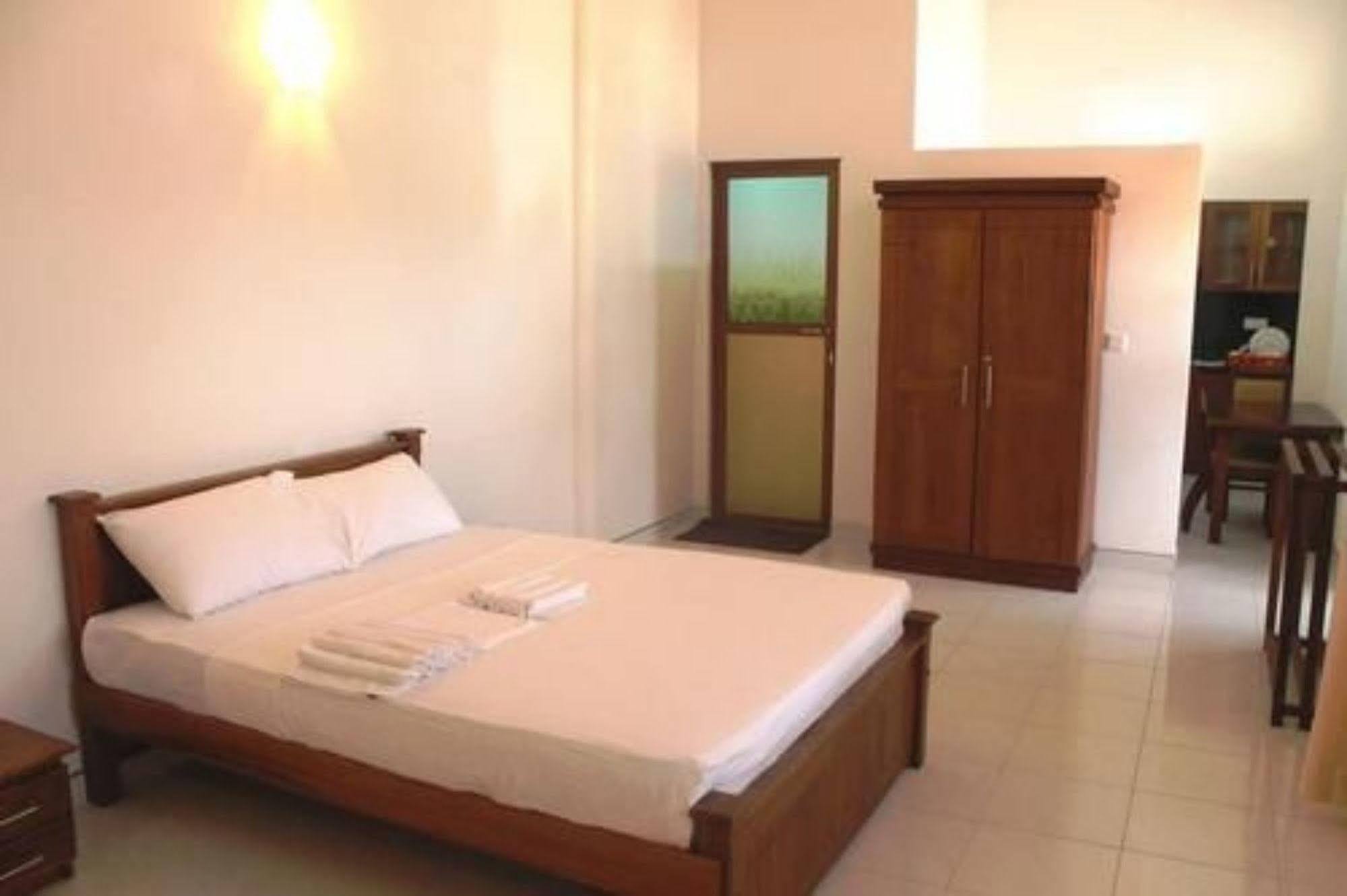 Prego Suites Ettukala Esterno foto