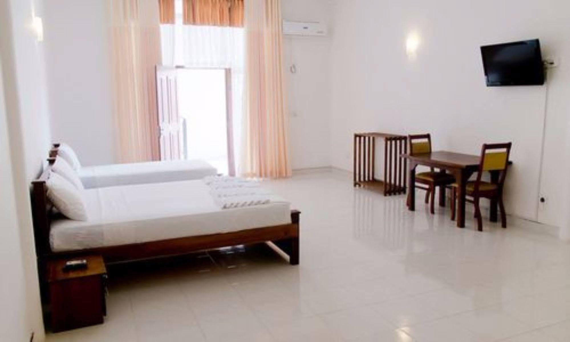 Prego Suites Ettukala Esterno foto